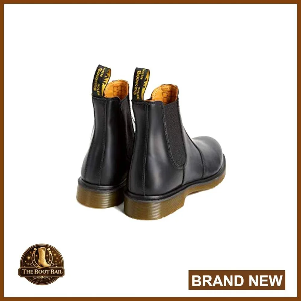 Unisex Chelsea Boots Smooth Leather Size 8 Women 7 Men